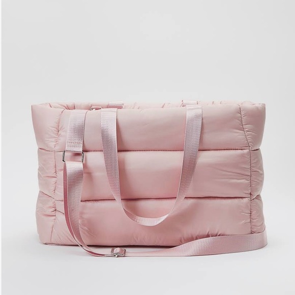 •On Cloud 9• Quilted Pink Zippered Puffer Tote - Picture 4 of 6